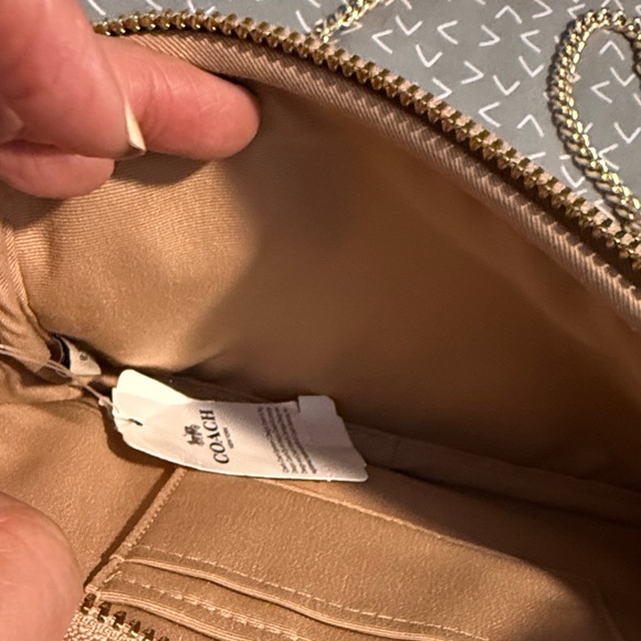 Coach Beige Crossbody Bag with Gold Chain - Picture 5 of 7